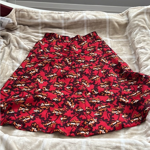 Women size small printed red Christmas season satin a line skirt - Picture 5 of 7